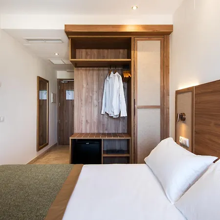 Hotel Tarik 3*
